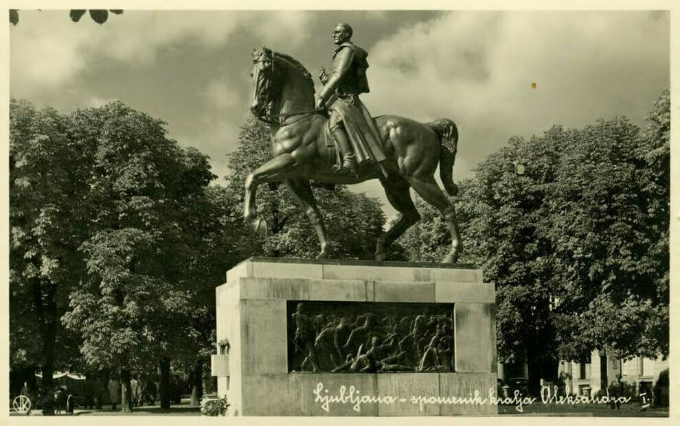 Arhetipi in kolektivno nezavedno: Drevo naj se nikdar ne poseka STARWHEEL Arhetipi in kolektivno nezavedno: Drevo naj se nikdar ne poseka STARWHEEL