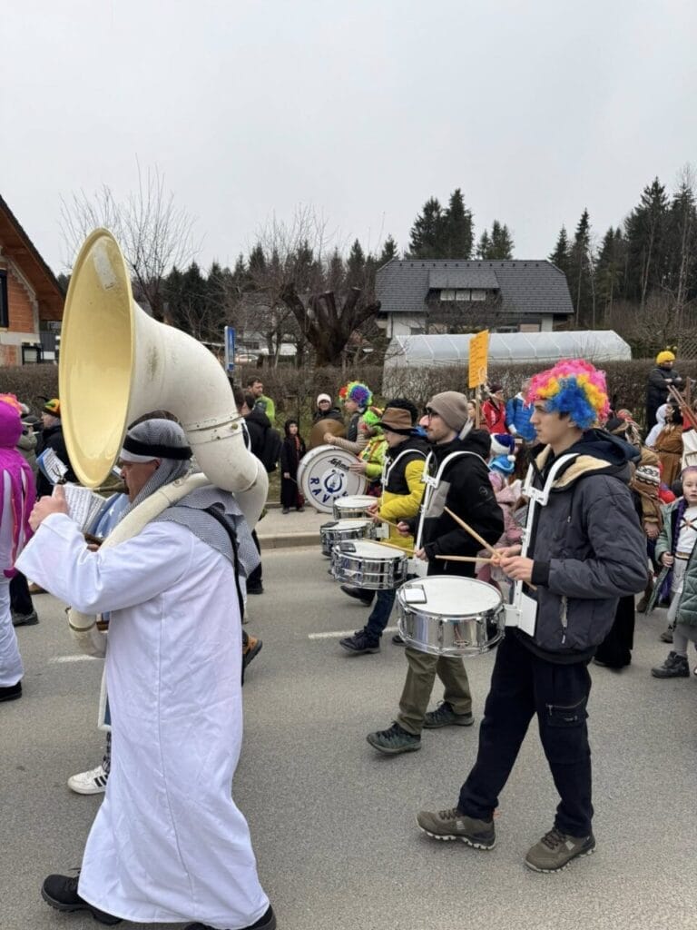 News from far below: "Do you think I served my time?" STARWHEEL News from far below: "Do you think I served my time?" STARWHEEL