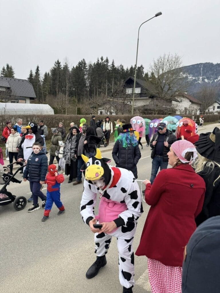News from far below: "Do you think I served my time?" STARWHEEL News from far below: "Do you think I served my time?" STARWHEEL